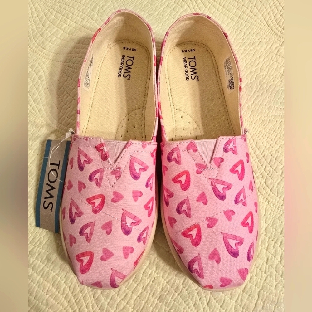 TOMS Girls Belmont Parfait Pink Heart Print Slip-On Shoes